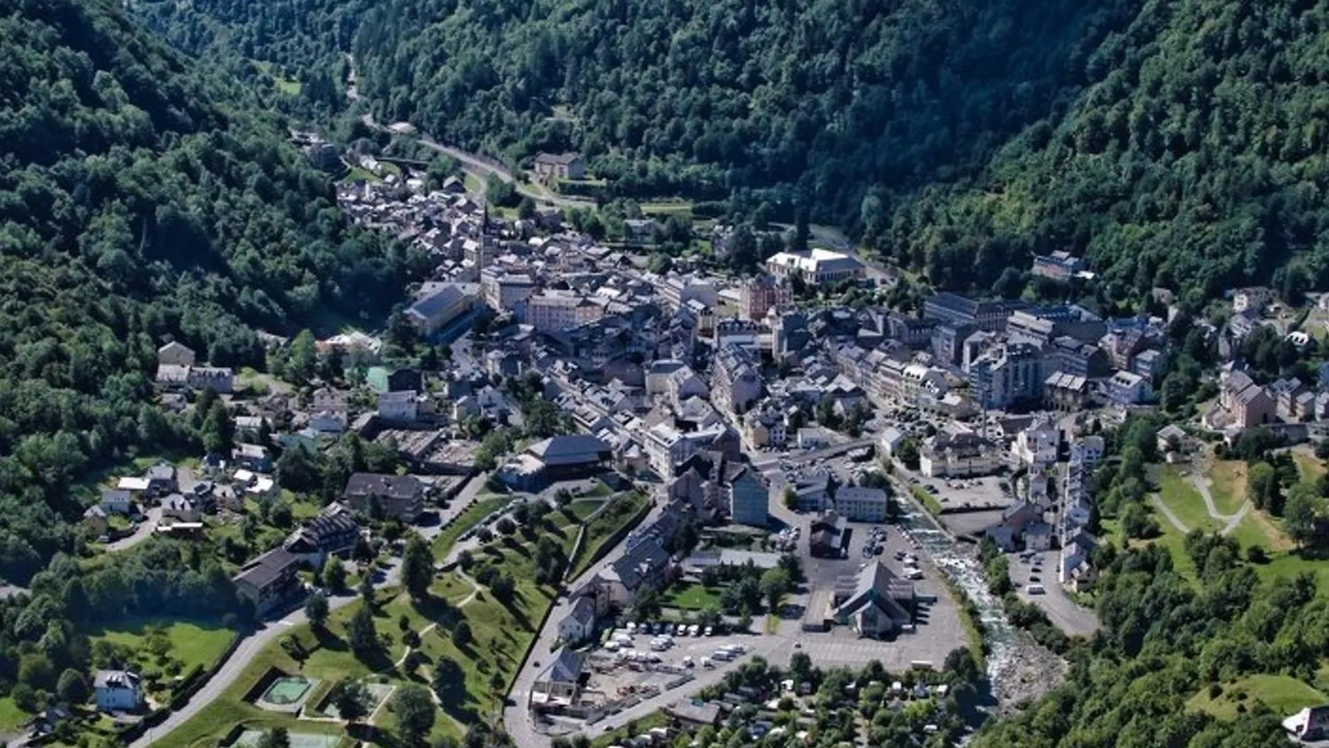 Appartement T3, Terrasse, Parking, Animaux Acceptes, Proche Telecabine Et Centre De Cauterets - Fr-1-401-305 Apartment